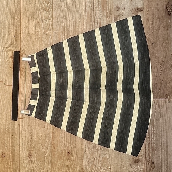 Hutch Black and Gold Striped Party Skirt Size 2 - Picture 1 of 8